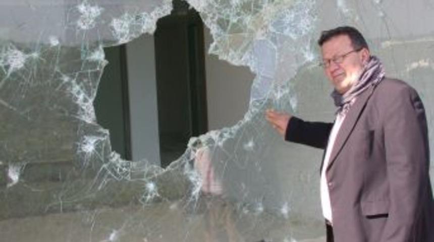 10 yıldır boş duran kalıcı işyerleri harabeye d&ouml;nd&uuml;