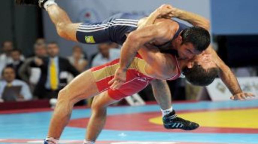 Grekoromende Nazmi Avluca 3. oldu