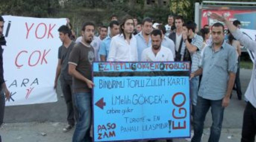 CHP'li gen&ccedil;lerden ulaşım zammı protestosu