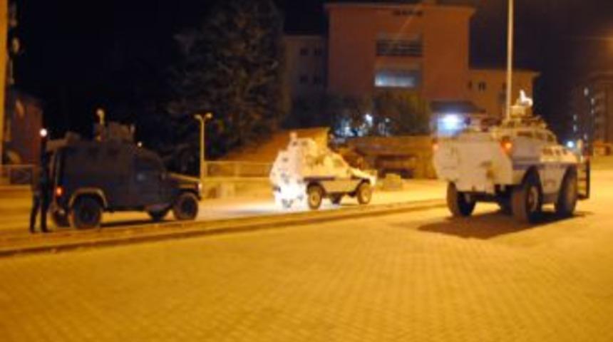 Şemdinli'de 3 sivilin &ouml;lmesi Hakkari'de protesto edildi