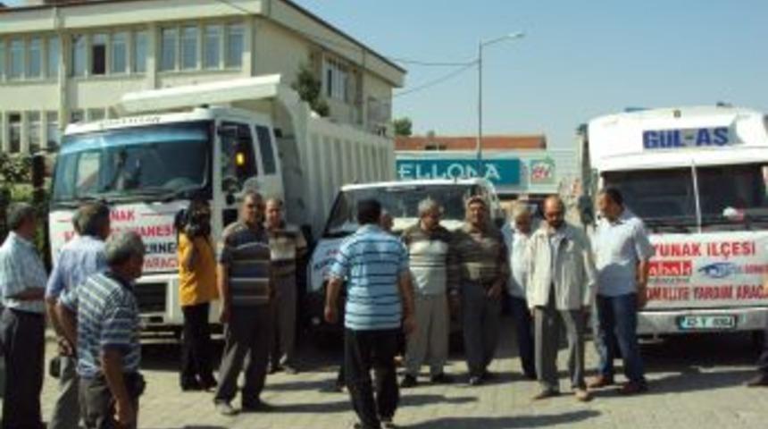 Yunaklılar Somali'ye 60 ton gıda malzemesi g&ouml;nderdi