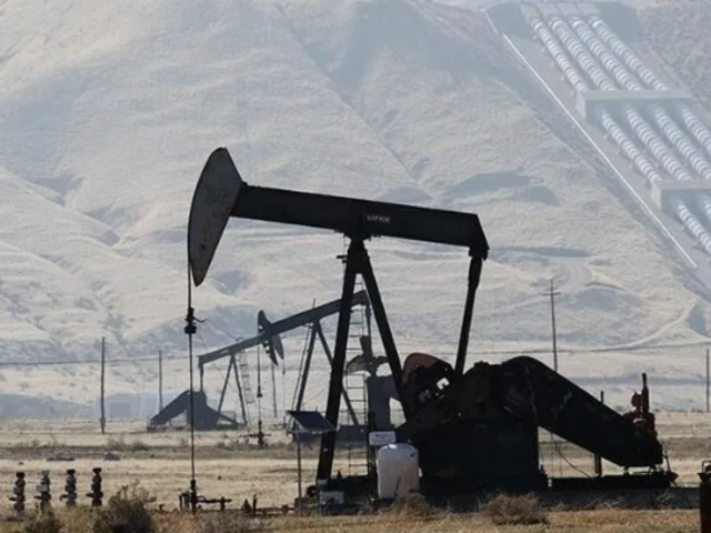 Brent petrol&uuml;n varili 101,78 dolardan işlem g&ouml;r&uuml;yor