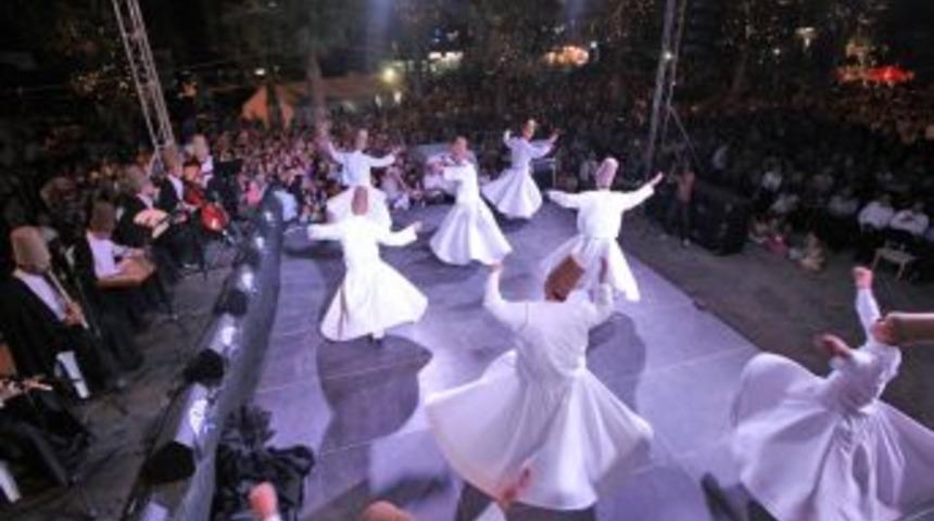 Konya Semazen Grubu Denizli&rsquo;de b&uuml;y&uuml;k ilgi g&ouml;rd&uuml;