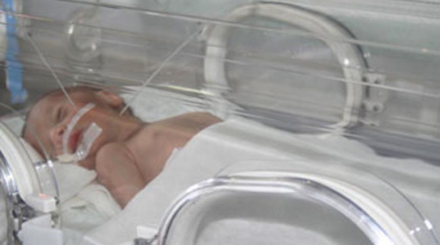 İbrahim bebek annesini yalnız bırakmadı