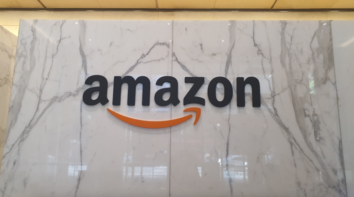 Online alışveriş devi Amazon kasasına giren en b&uuml;y&uuml;k k&acirc;r payını e-ticaretten elde etmiyor. Peki asıl parayı nereden kazanıyor?
