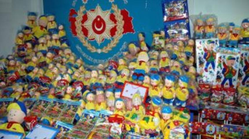 Diyarbakır'da sahte 'Caillou' &uuml;r&uuml;n&uuml; satan 5 işyerine operasyon