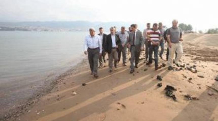 Bakan Erg&uuml;n&rsquo;den Derince sahiline inceleme