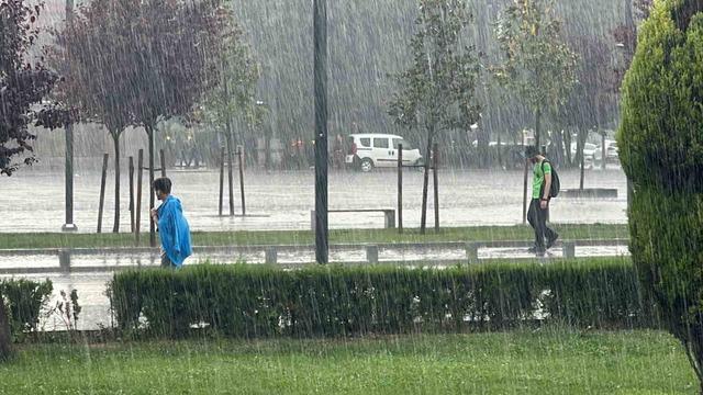 Düzce ve Zonguldak için kuvvetli yağış uyarısı