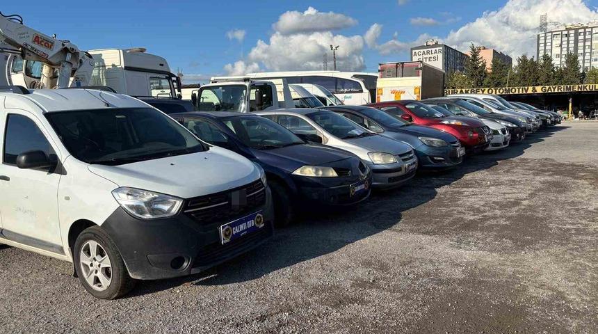 İstanbul&rsquo;da 3 il&ccedil;ede oto hırsızlığı yapan ş&uuml;pheliler yakalandı