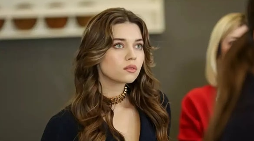 Uyuşturucu operasyonu: Afra Sara&ccedil;oğlu &uuml;lkeye d&ouml;ner d&ouml;nmez g&ouml;zaltına alındı! 