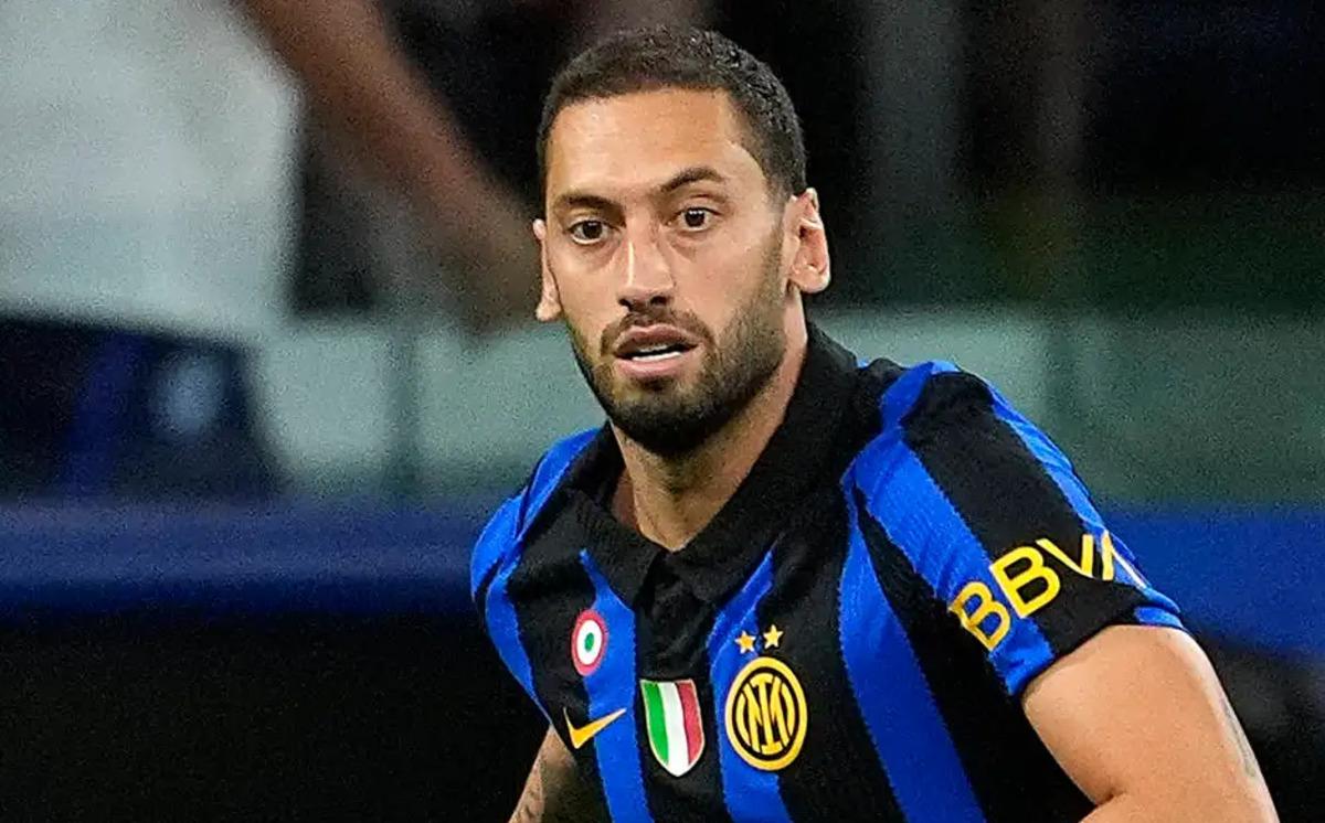 Hakan Çalhanoğlu ndan sürpriz! Ezeli rakip devreye girdi 1