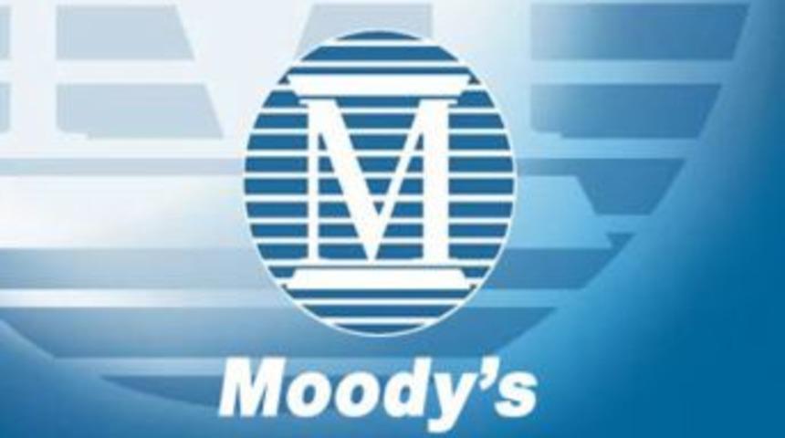 Faransa &lsquo;Moddy&rsquo;s&rsquo; şokunu &ccedil;abuk atlattı
