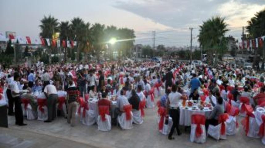 Kepez Belediyesi &ccedil;alışanları, milletvekilleri ile iftarda buluştu