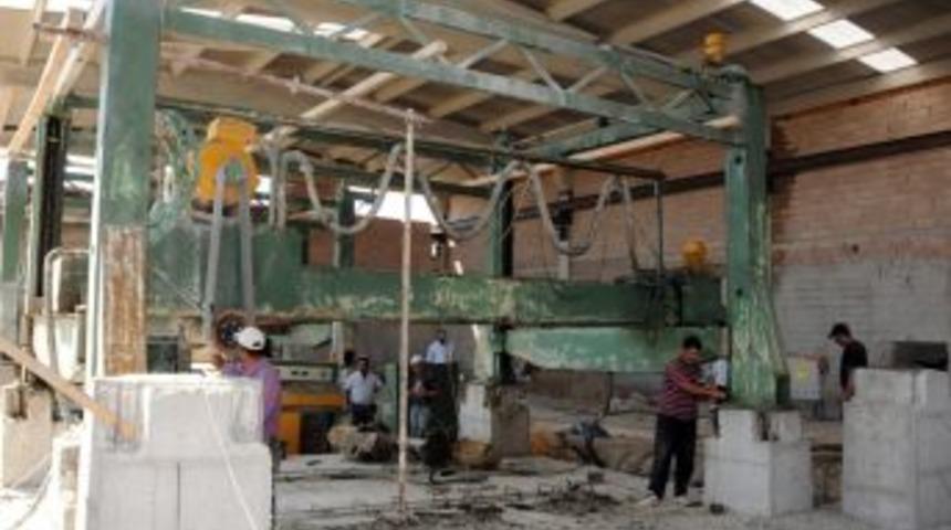 Tarihi mahallelerin sokakları doğal taş ile s&uuml;slenecek