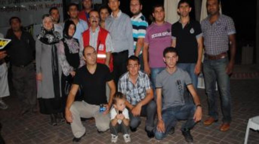 AK Parti'nin 10. kuruluş yıld&ouml;n&uuml;m&uuml;nde gen&ccedil;lerden toplu kan bağışı