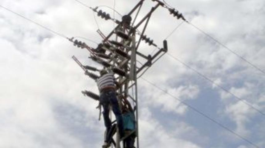 TEDAŞ&rsquo;tan gerilim dalgalanmasına kompasit&ouml;rl&uuml; &ccedil;&ouml;z&uuml;m