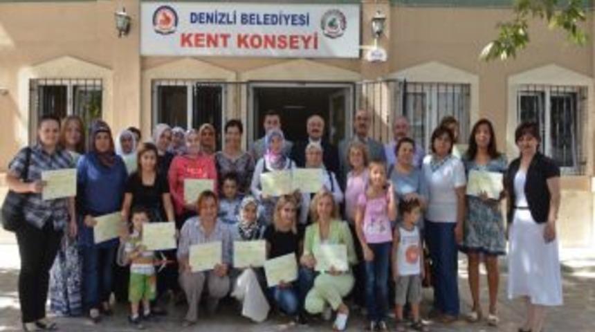 Denizli'deki Evde &Ccedil;ocuk Bakımı kursu sona erdi