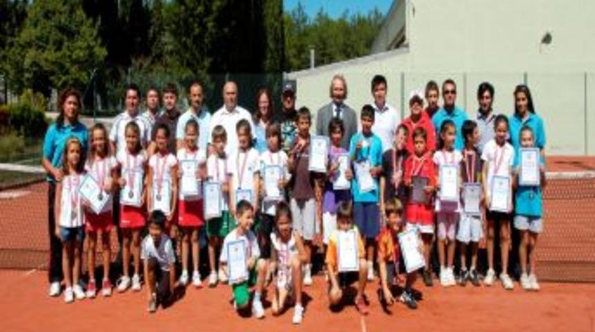 U&Uuml;&rsquo;de tenis turnuvası yapıldı