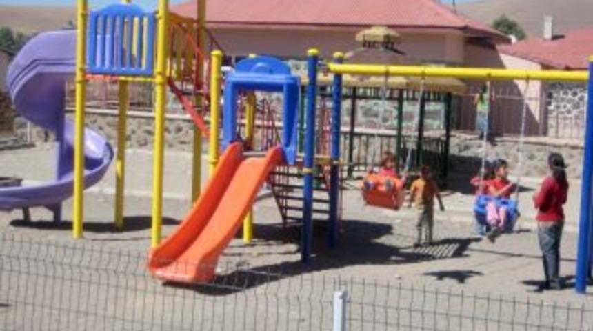 K&ouml;yl&uuml;ler kaldırımla tanıştı