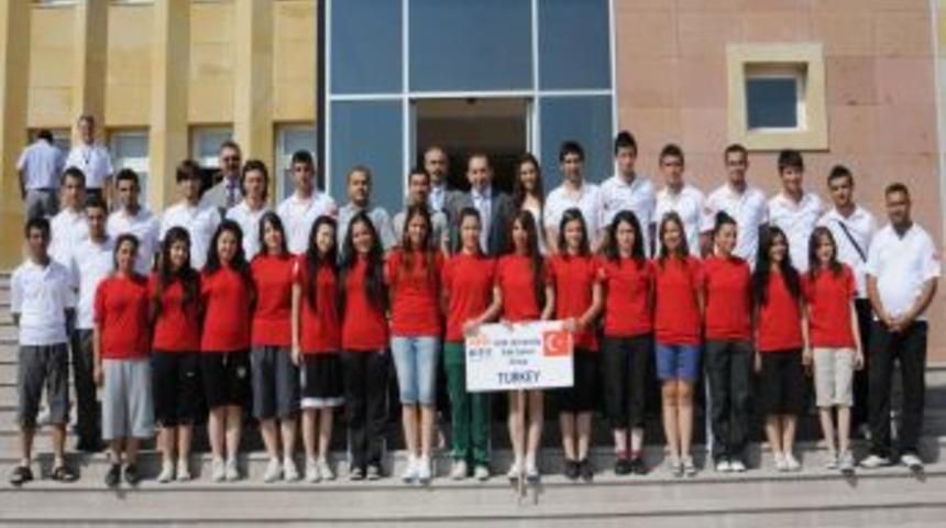 Hitit &Uuml;niversitesi &ouml;ğrencileri Macaristan'a gitti