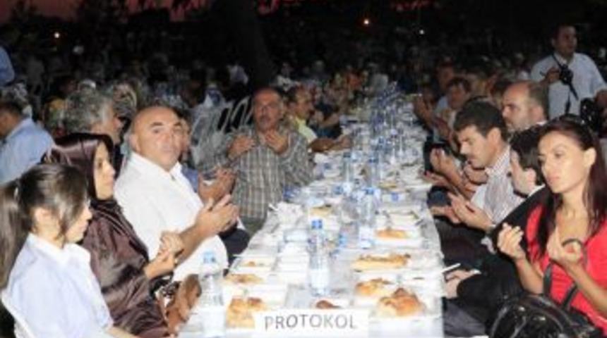 Kartepe&rsquo;de iftar Y&uuml;r&uuml;y&uuml;ş Yolu&rsquo;nda yapıldı