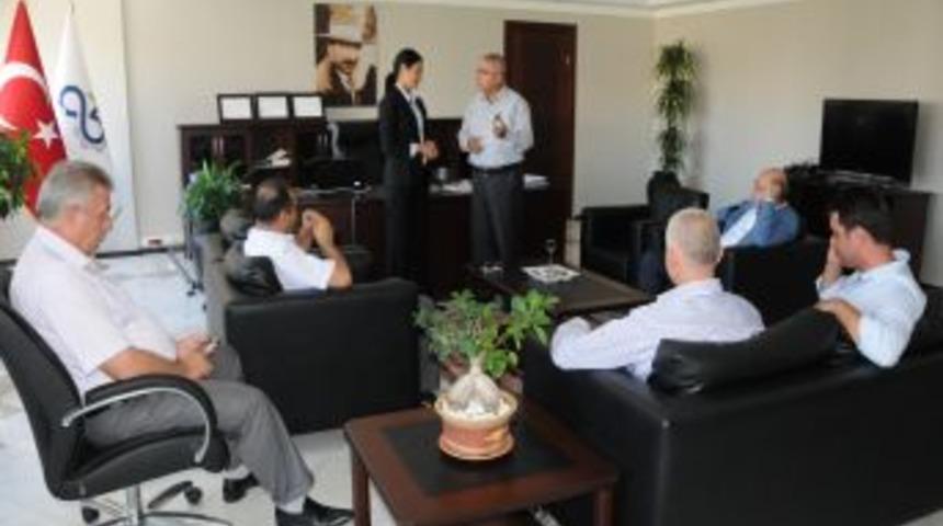 CHP'li başkan, AK Partili vekile 'akıllı kart' hediye etti