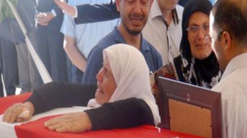 Aksaray şehidini dualarla uğurladı