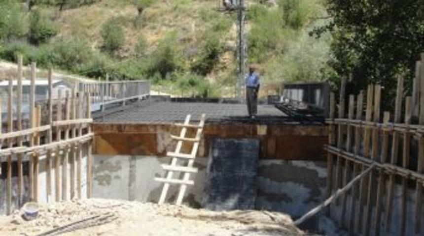 Şahnahan K&ouml;pr&uuml;s&uuml; yenilendi