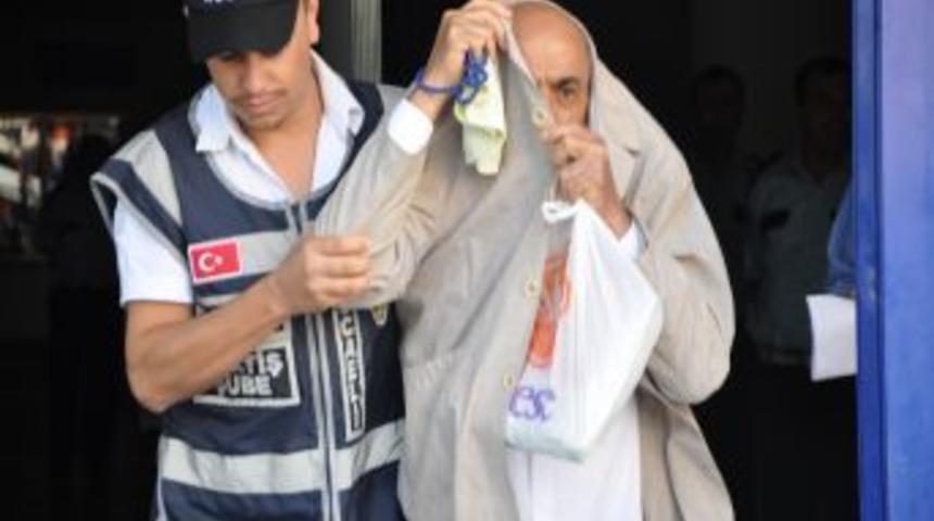 &Ouml;nce kartvizit hazırladı ardından vatandaşı dolandırdı