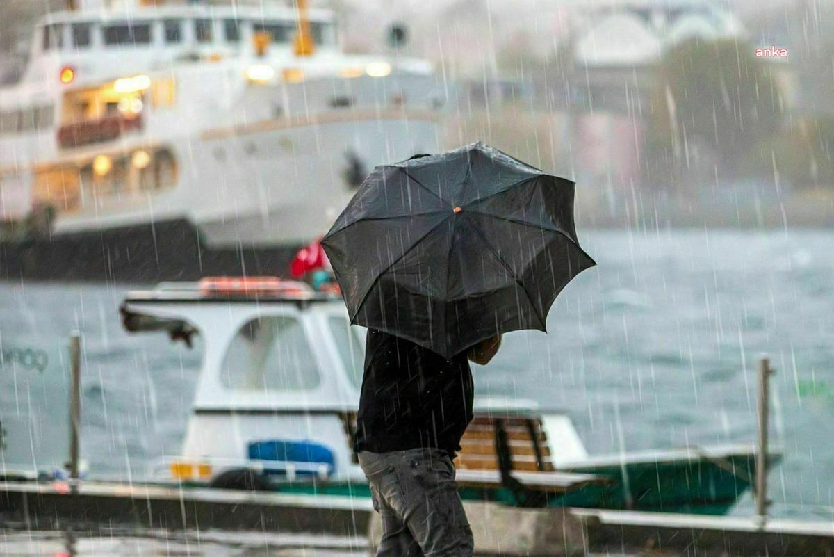 İstanbul&rsquo;da hava bir anda değişecek: AKOM&rsquo;dan sağanak uyarısı 1