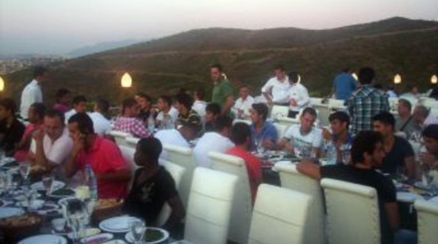 Bucasporlu futbolcular ve y&ouml;netim iftarda biraraya geldi