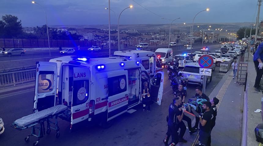 Diyarbakır&rsquo;da iki grup arasında silahlı kavga: 3 &ouml;l&uuml;