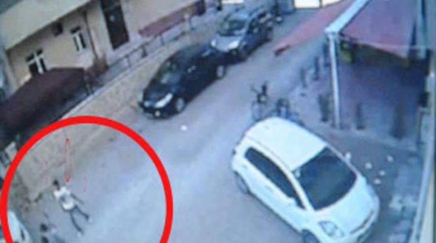 Madde bağımlısı 2 kardeş dehşet sa&ccedil;tı