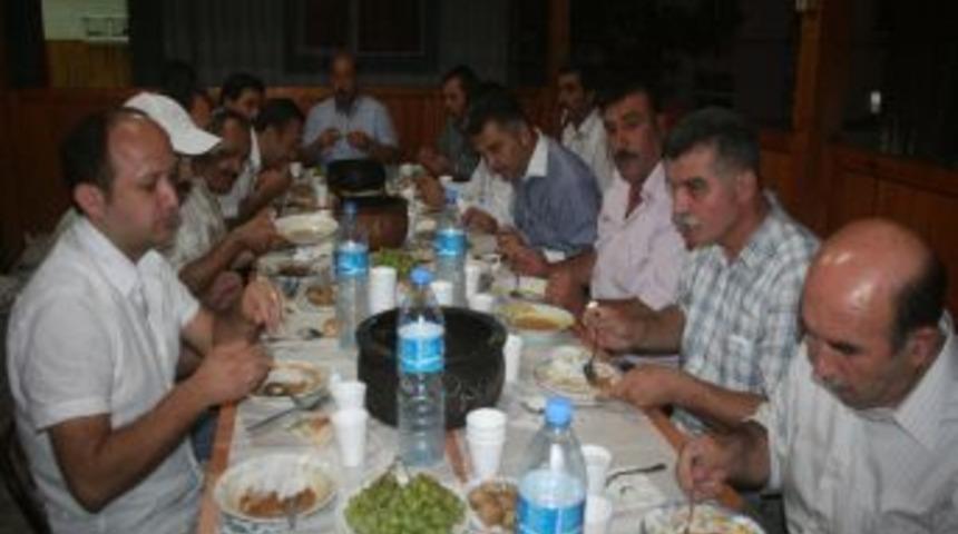 Belediye başkanları iftarda buluştu