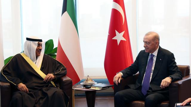 Cumhurbaşkanı Erdoğan, Kuveyt Veliaht Prensi Sabah ile görüştü