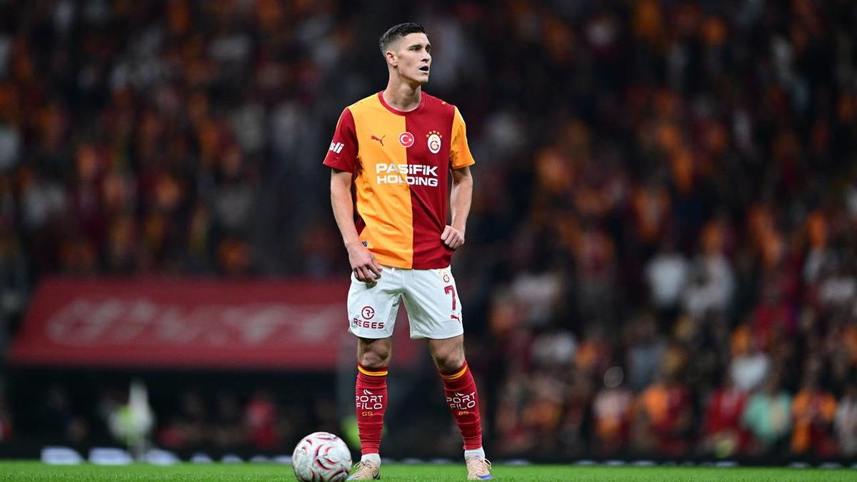 Galatasaray ın yıldızı kadrodan &ccedil;ıkarıldı: 3 ma&ccedil;ı ka&ccedil;ıracak! 1
