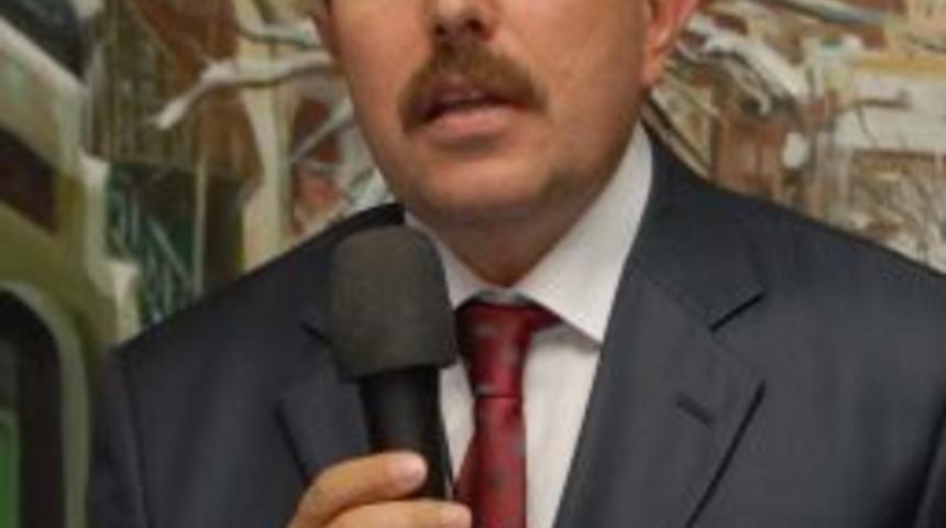 Vali Balkanlıoğlu: Şehitliklerde K&uuml;rtler ve T&uuml;rkler koyun koyuna yatıyor