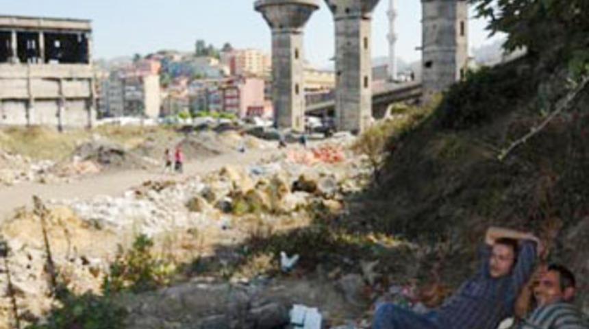 Kentin simgesi olacaktı, &ccedil;&ouml;pl&uuml;ğ&uuml; oldu