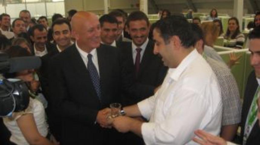 Ciliv'e 'Erzurumlu &ccedil;ay bardağı' hediyeli yatırım teşekk&uuml;r&uuml;