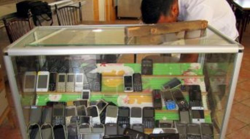 Kaldırımları işgal eden seyyar tezgahlar kaldırıldı