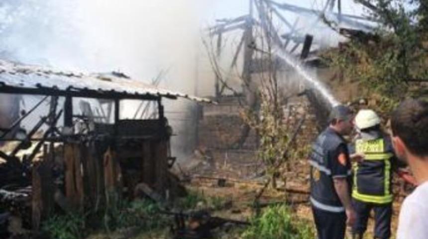 Dursunbey Tepek&ouml;y'de yangın