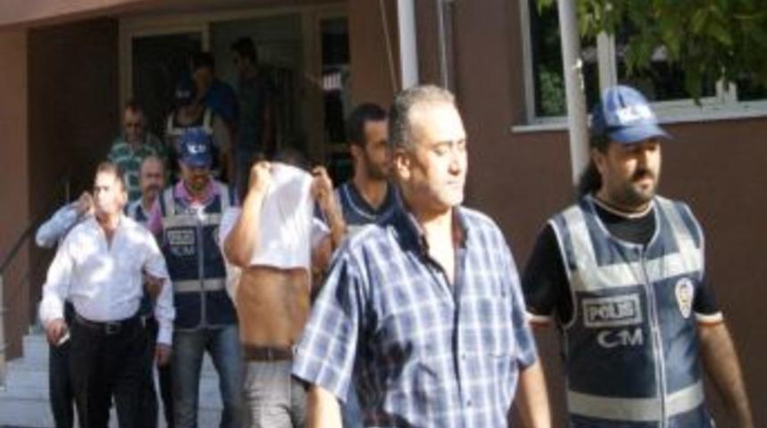 İzmir'de tefecilik operasyonu: 15 kişi adliyeye sevkedildi