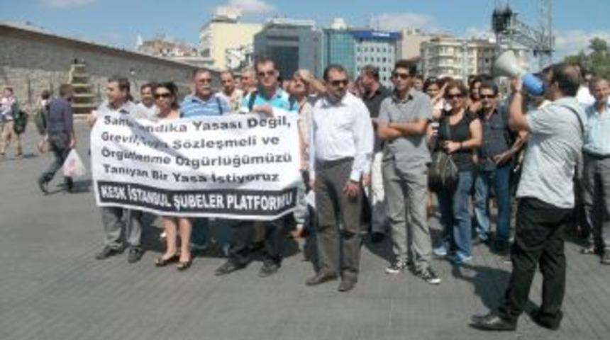 KESK &uuml;yelerinden sendika yasası protestosu