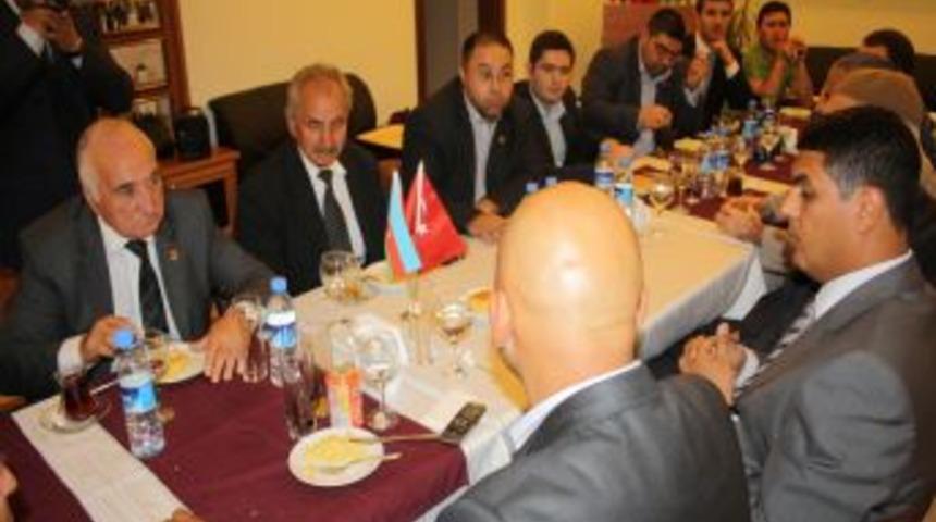 Azerbaycan Konsolosu&rsquo;ndan basına iftar