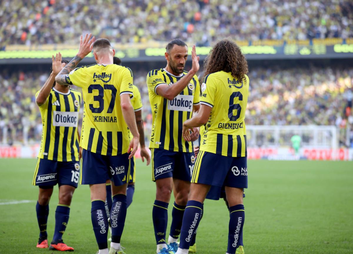 Trabzonspor kazandı, Amedspor liderliğe yükseldi! Süper Lig de ipi göğüsleyecek takımı açıkladılar: %53 ile şampiyon... 3