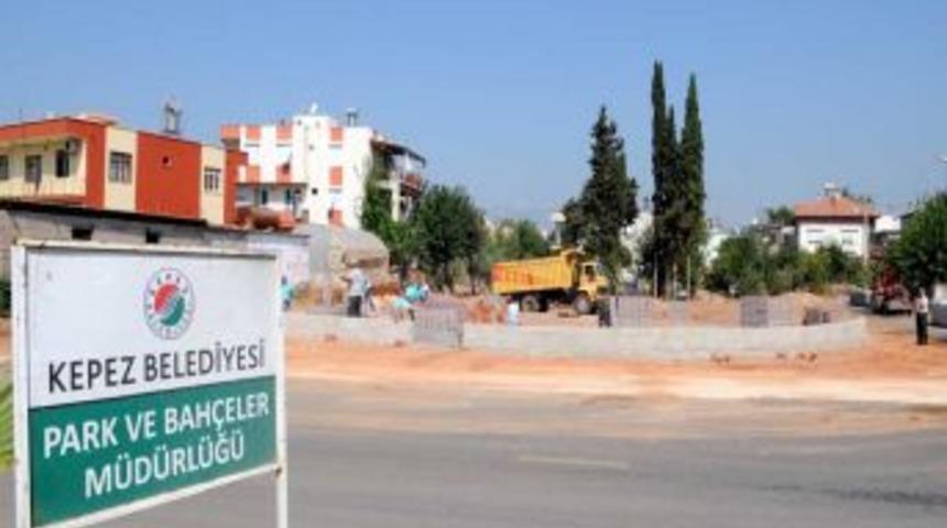 Asker uğurlama t&ouml;renlerinin yapıldığı alana park yapılıyor
