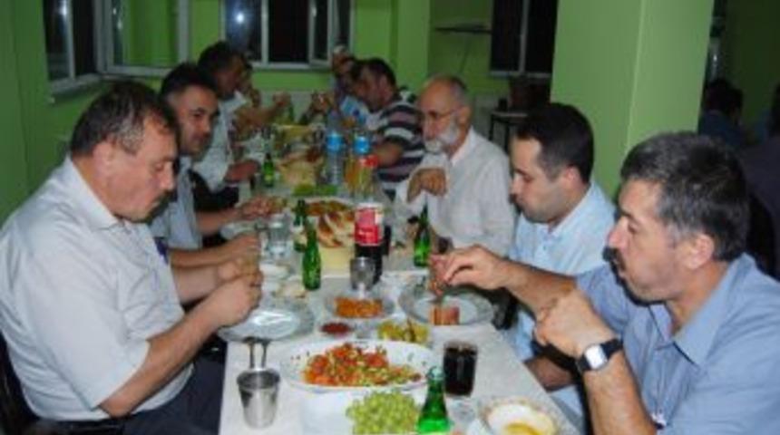 “Peygamberimiz  misafirlerle yemek yemeğe çok önem verirdi”