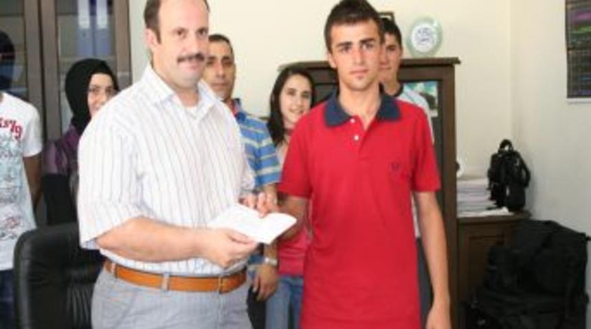 FEM Dershanesi &ouml;ğrencileri har&ccedil;lıklarını Somali'ye g&ouml;nderdi