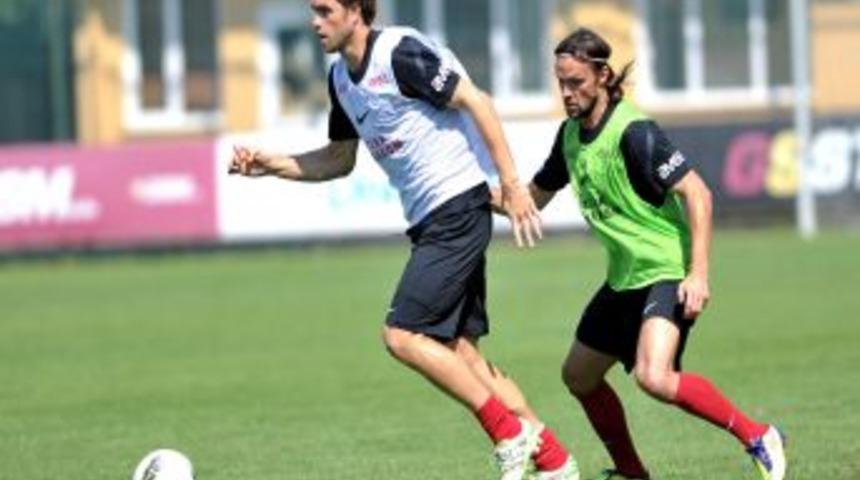 Galatasaray'da Samsunspor ma&ccedil;ı hazırlıkları s&uuml;r&uuml;yor