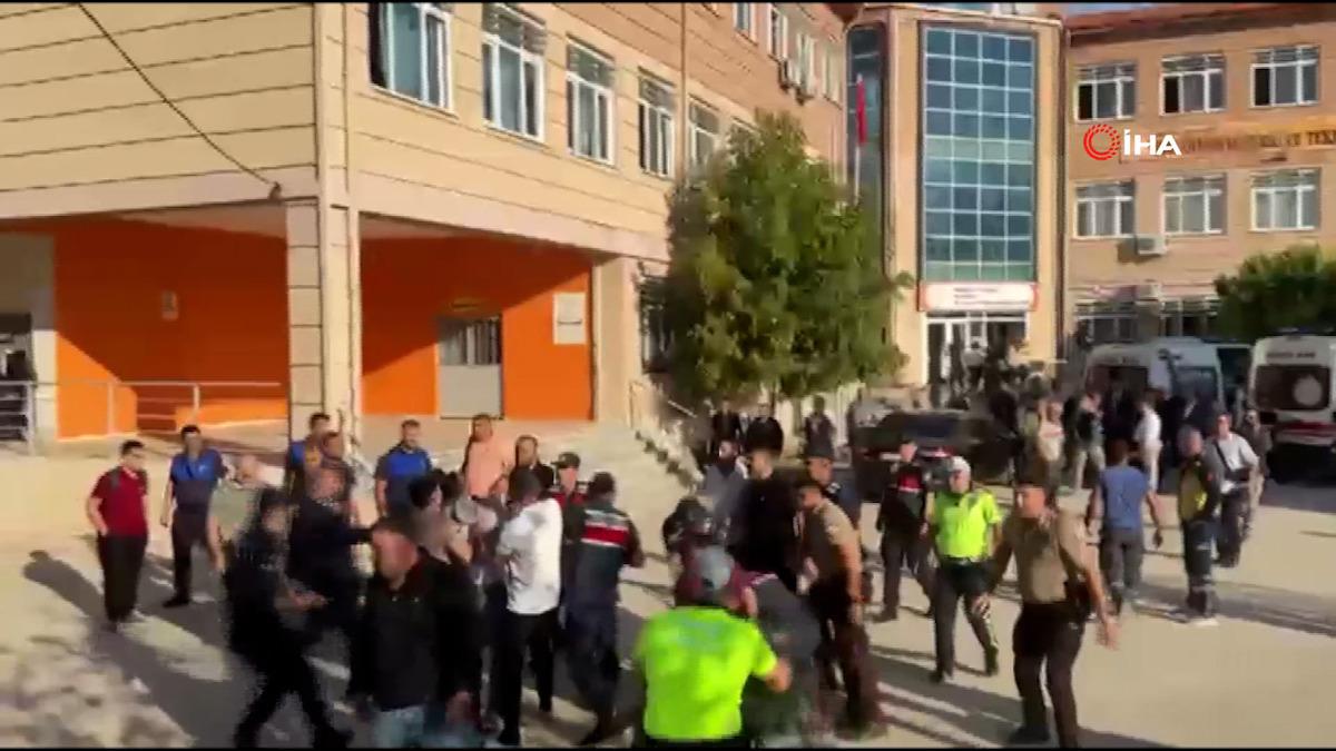 SON DAKİKA | Manisa Turgutlu da okula silahlı saldırı! Yaralı &ouml;ğrenciler var 4